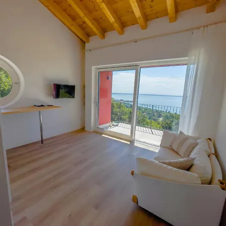 Beole Apartment